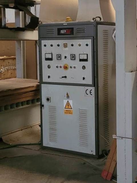 4PR302418-Caselli-Group-H-F-GENERATOR-ELETTRONICA-CAVALLO-GAF-30KW (3).jfif